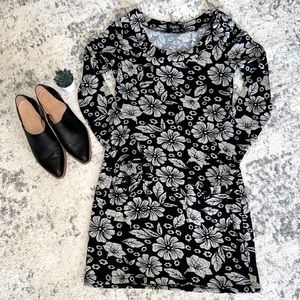Papillon black floral dress long sleeve size small beachy